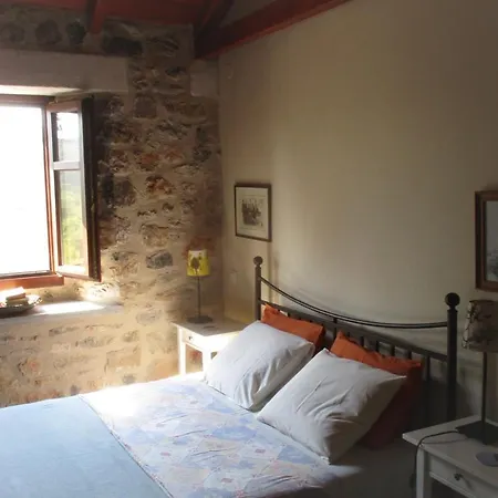 Ferienhaus Amygdalia, A Stone House In A Quiet Landscape