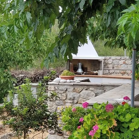 Amygdalia, A Stone House In A Quiet Landscape * Leonídion