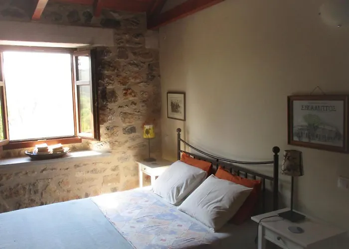 Ferienhaus Amygdalia, A Stone House In A Quiet Landscape