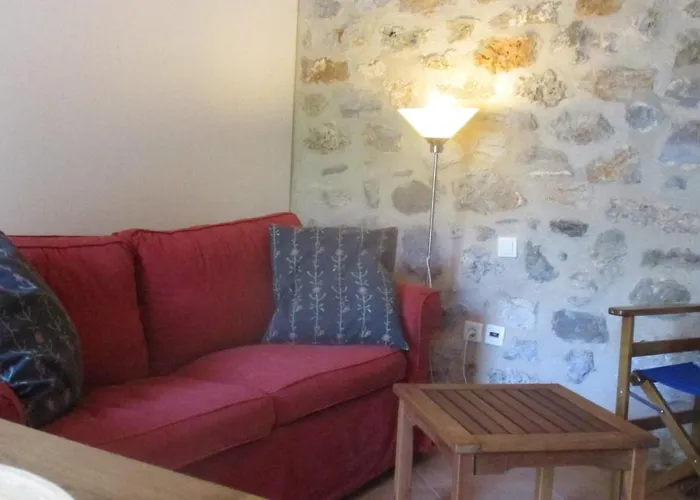 Amygdalia, A Stone House In A Quiet Landscape 度假居 *