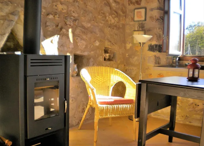 Amygdalia, A Stone House In A Quiet Landscape Leonídion